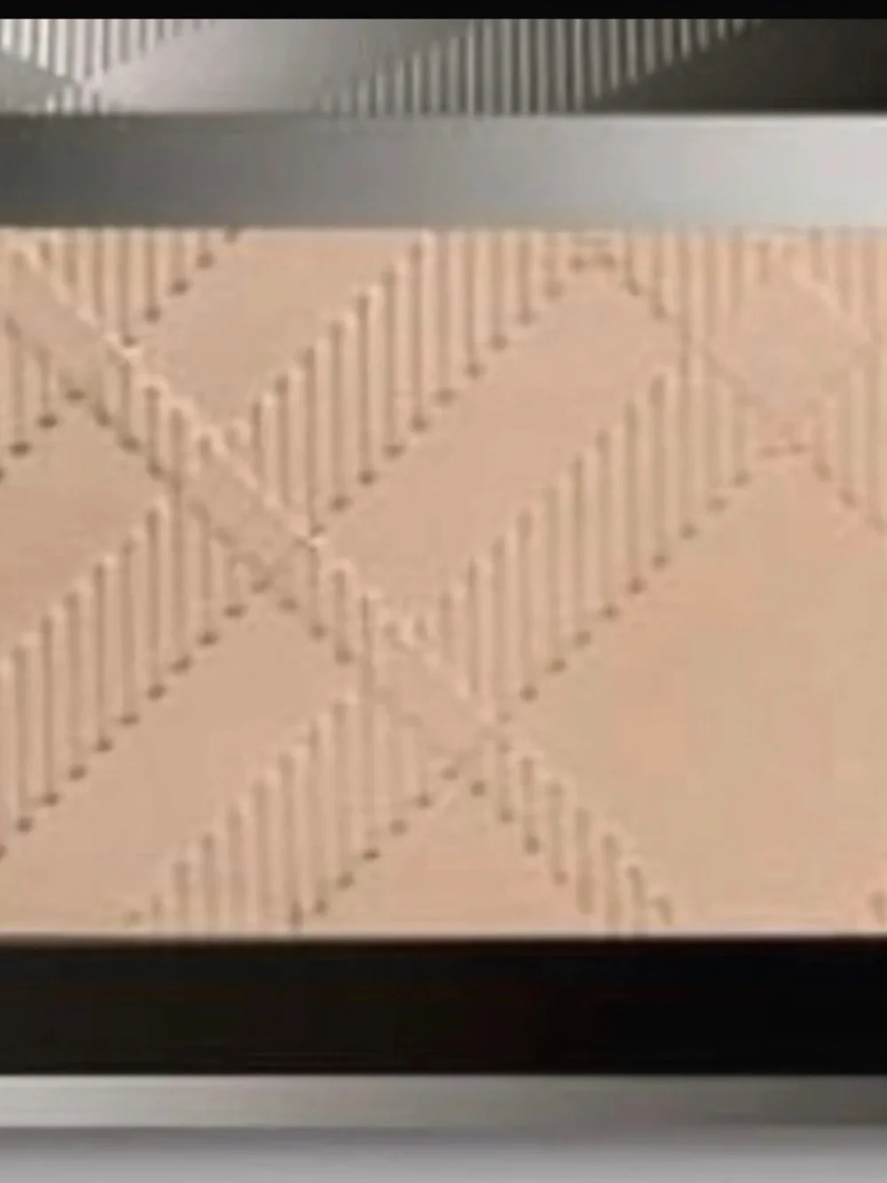 Burberry Sheer Powder Luminous Pressed Powder in Porcelain No. 02